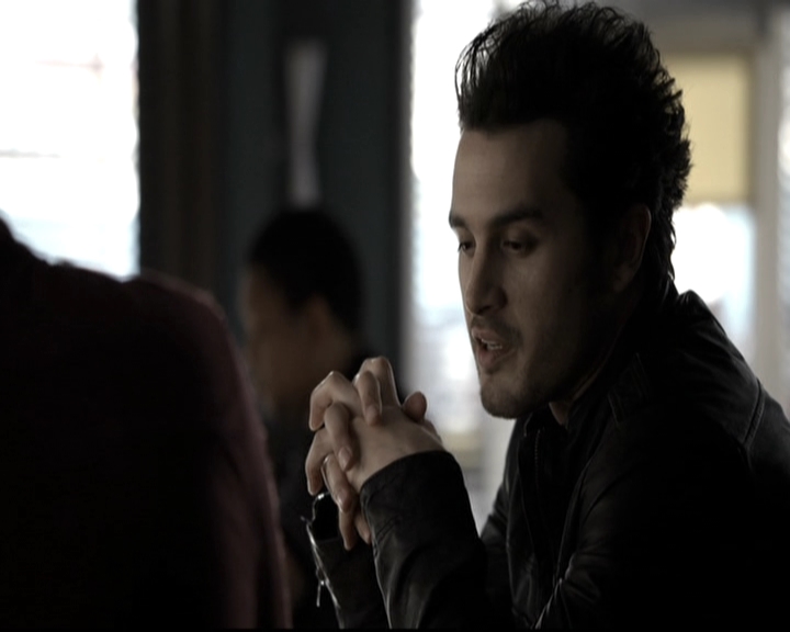 VampireDiariesWorld-dot-nl_6x09IAlone1203.jpg