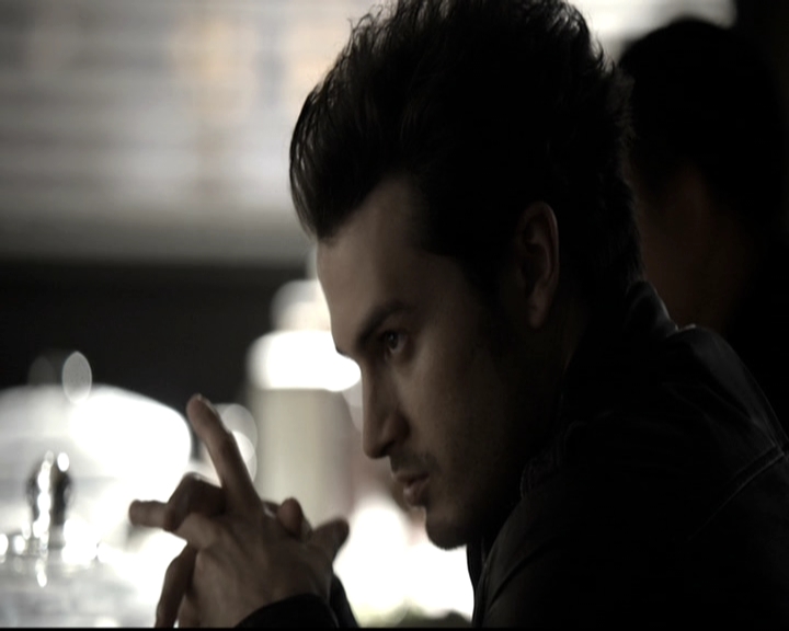 VampireDiariesWorld-dot-nl_6x09IAlone1209.jpg