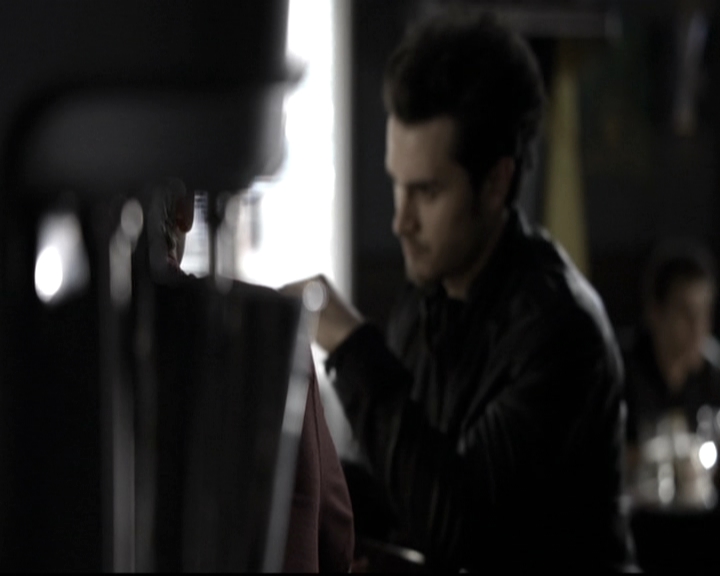 VampireDiariesWorld-dot-nl_6x09IAlone1238.jpg