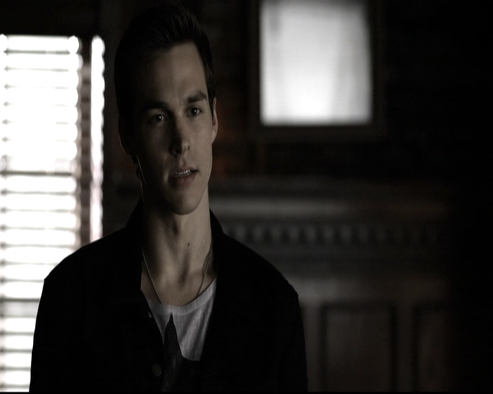 VampireDiariesWorld-dot-nl_6x09IAlone1378.jpg