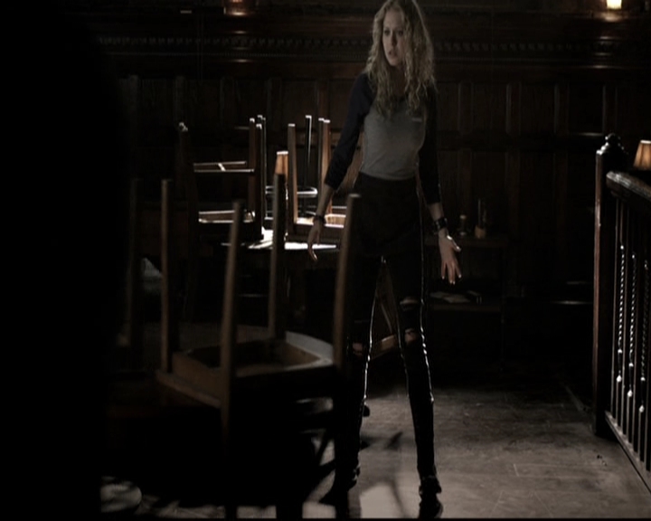 VampireDiariesWorld-dot-nl_6x09IAlone1382.jpg