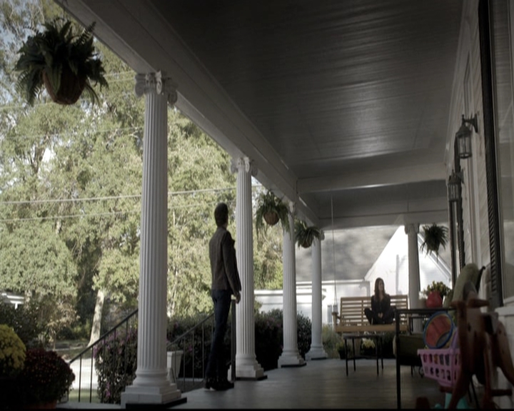 VampireDiariesWorld-dot-nl_6x09IAlone1513.jpg