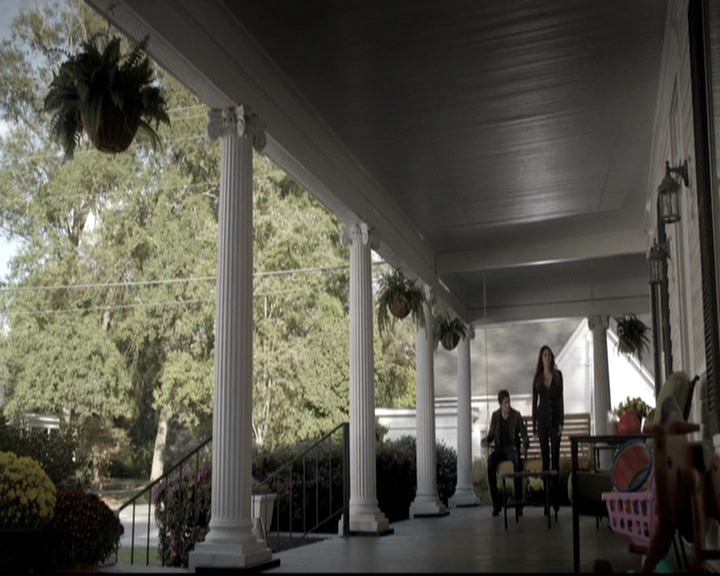 VampireDiariesWorld-dot-nl_6x09IAlone1649.jpg