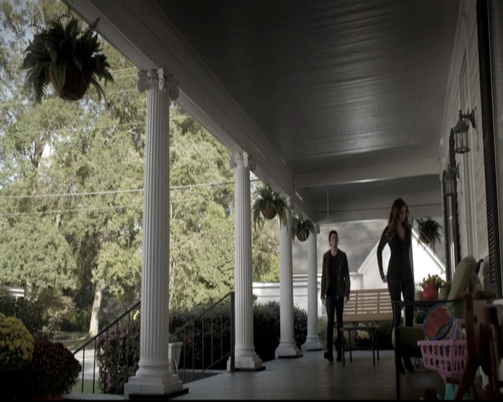 VampireDiariesWorld-dot-nl_6x09IAlone1653.jpg