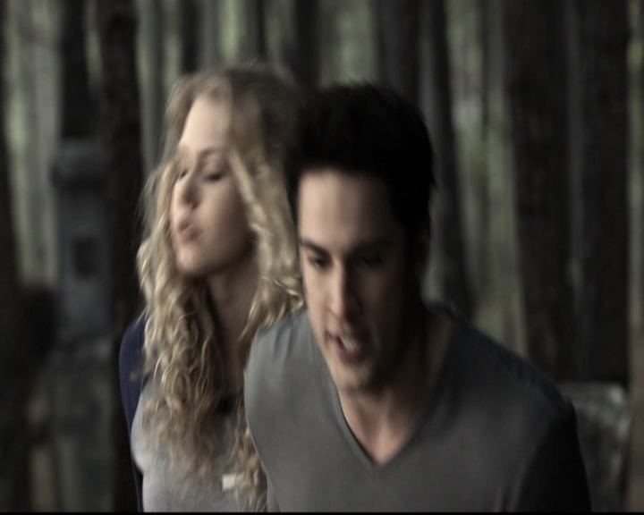 VampireDiariesWorld-dot-nl_6x09IAlone1701.jpg