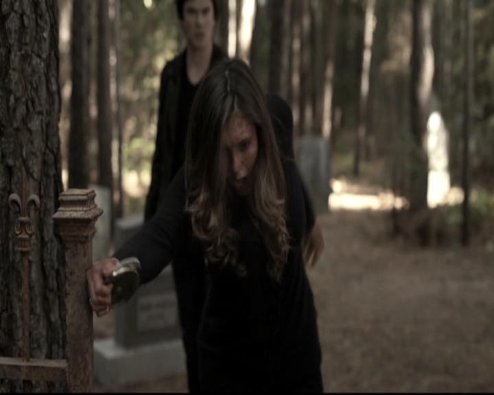 VampireDiariesWorld-dot-nl_6x09IAlone1713.jpg