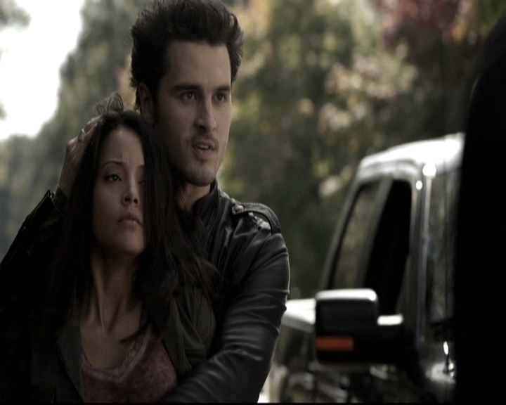 VampireDiariesWorld-dot-nl_6x09IAlone1825.jpg