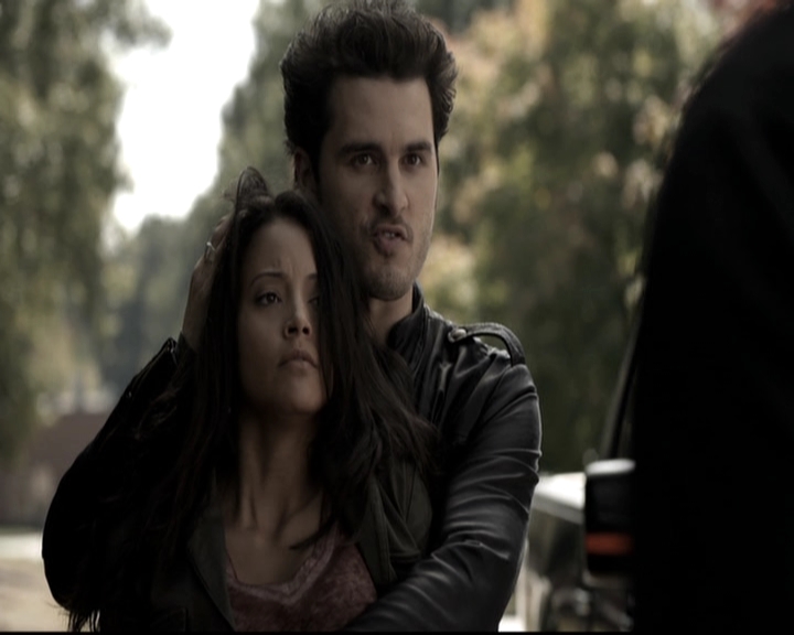 VampireDiariesWorld-dot-nl_6x09IAlone1826.jpg