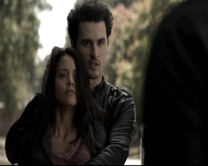 VampireDiariesWorld-dot-nl_6x09IAlone1827.jpg