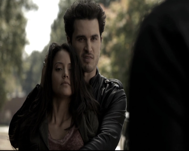 VampireDiariesWorld-dot-nl_6x09IAlone1829.jpg