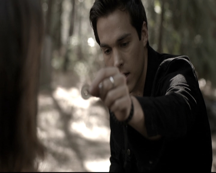 VampireDiariesWorld-dot-nl_6x09IAlone1940.jpg