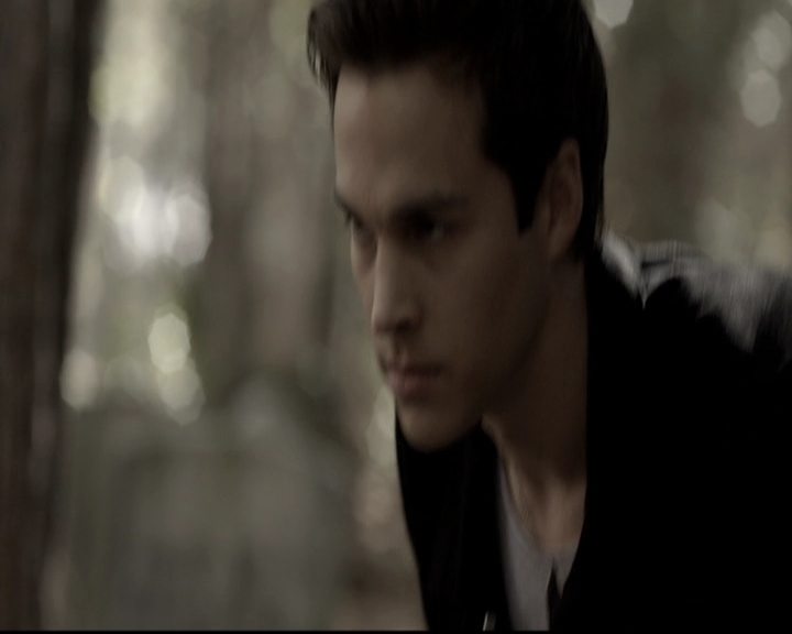 VampireDiariesWorld-dot-nl_6x09IAlone1944.jpg