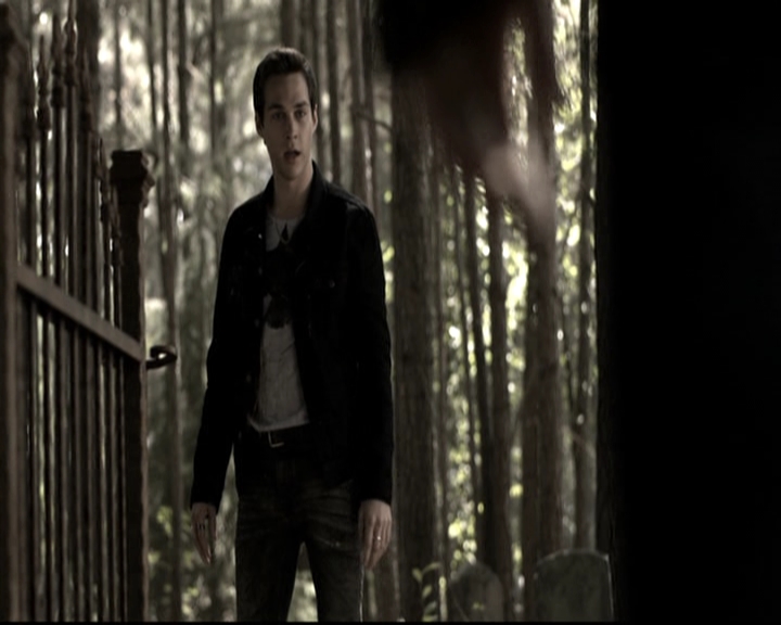 VampireDiariesWorld-dot-nl_6x09IAlone1966.jpg