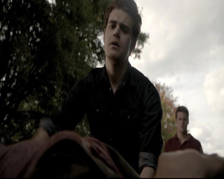 VampireDiariesWorld-dot-nl_6x09IAlone1989.jpg