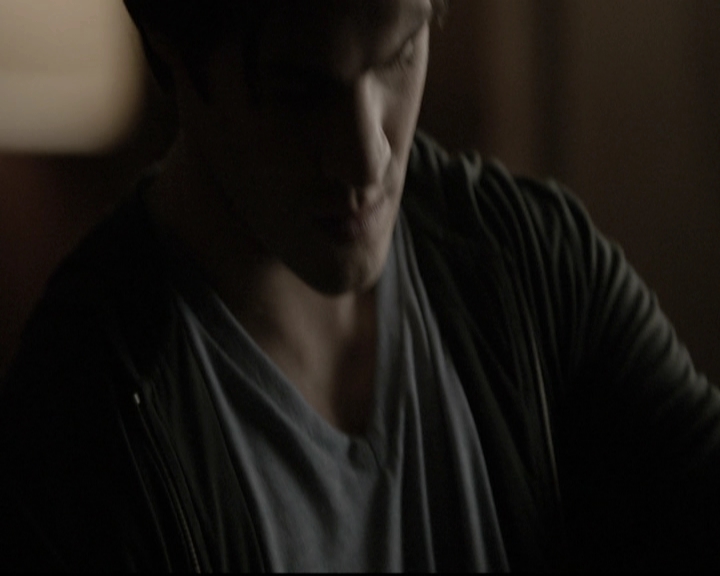 VampireDiariesWorld-dot-nl_6x09IAlone2045.jpg