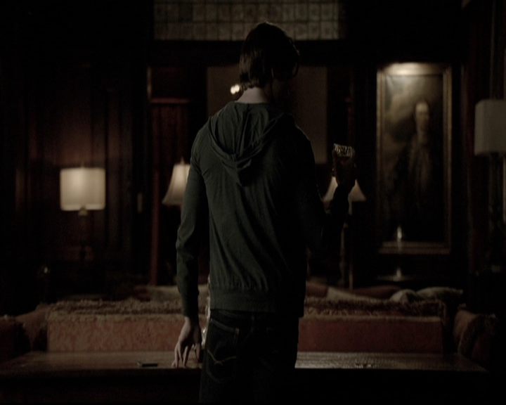 VampireDiariesWorld-dot-nl_6x09IAlone2076.jpg