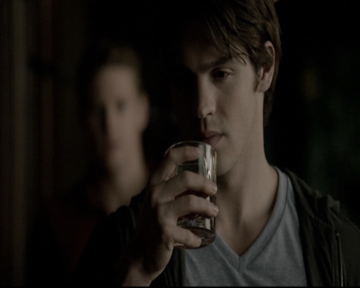 VampireDiariesWorld-dot-nl_6x09IAlone2080.jpg