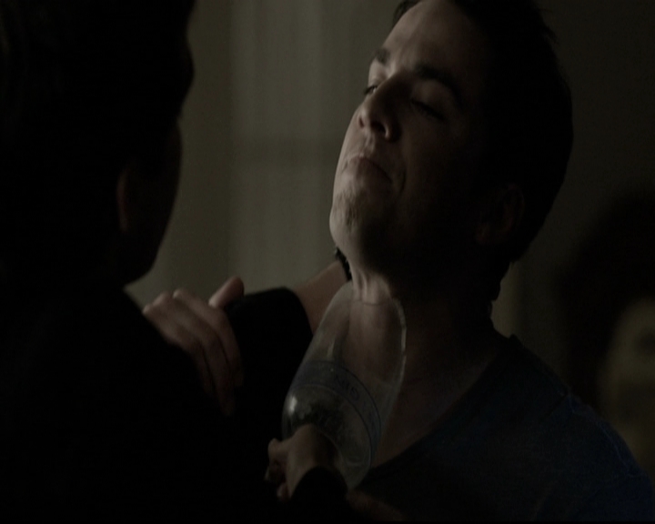 VampireDiariesWorld-dot-nl_6x09IAlone2242.jpg