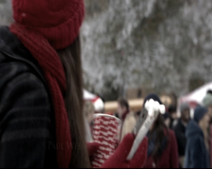 VampireDiariesWorld-dot-nl_6x10ChristmasThroughYourEyes0073.jpg