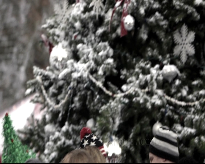 VampireDiariesWorld-dot-nl_6x10ChristmasThroughYourEyes0088.jpg