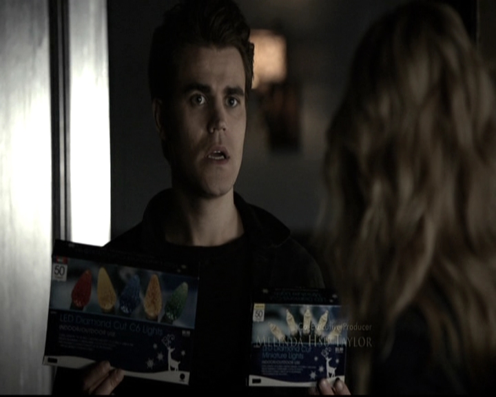 VampireDiariesWorld-dot-nl_6x10ChristmasThroughYourEyes0155.jpg