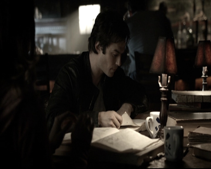 VampireDiariesWorld-dot-nl_6x10ChristmasThroughYourEyes0210.jpg