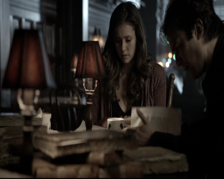 VampireDiariesWorld-dot-nl_6x10ChristmasThroughYourEyes0212.jpg