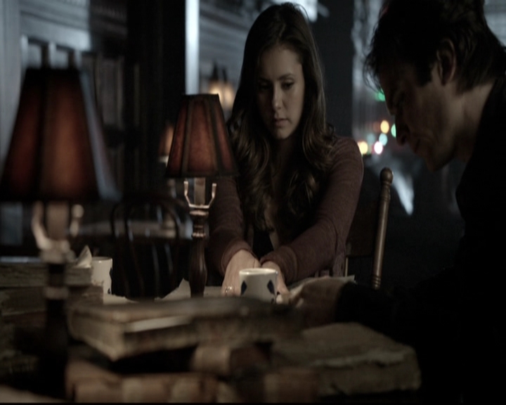 VampireDiariesWorld-dot-nl_6x10ChristmasThroughYourEyes0213.jpg