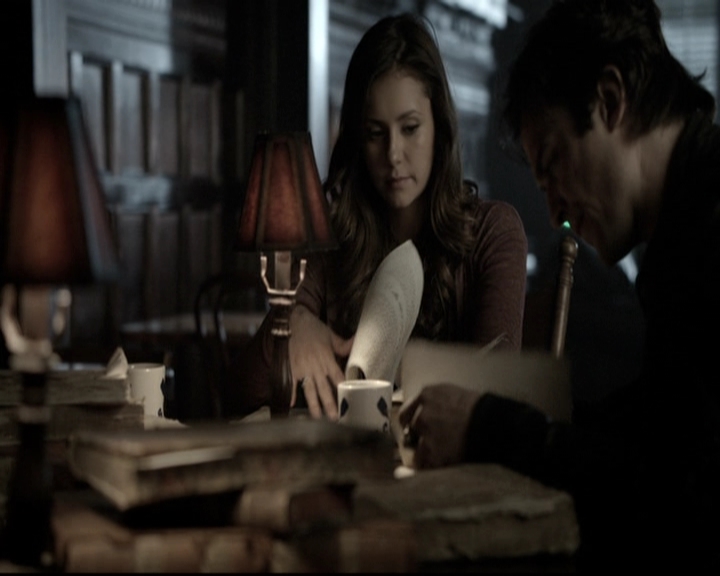 VampireDiariesWorld-dot-nl_6x10ChristmasThroughYourEyes0220.jpg