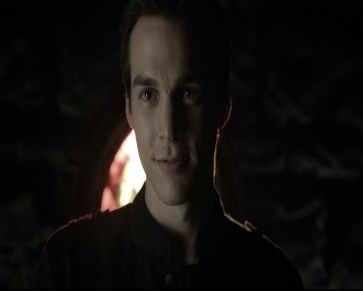 VampireDiariesWorld-dot-nl_6x10ChristmasThroughYourEyes0450.jpg