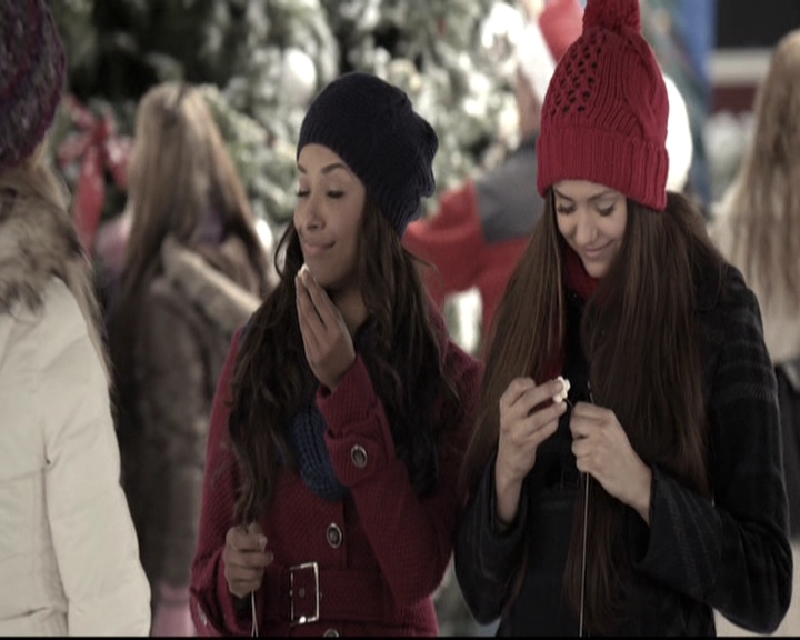 VampireDiariesWorld-dot-nl_6x10ChristmasThroughYourEyes0530.jpg