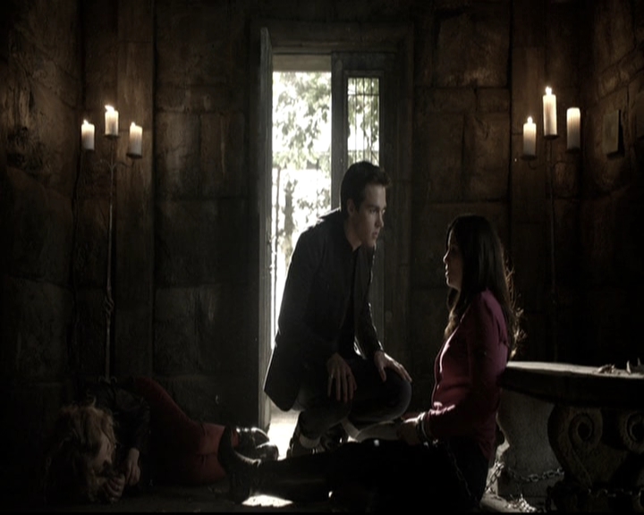 VampireDiariesWorld-dot-nl_6x10ChristmasThroughYourEyes1220.jpg