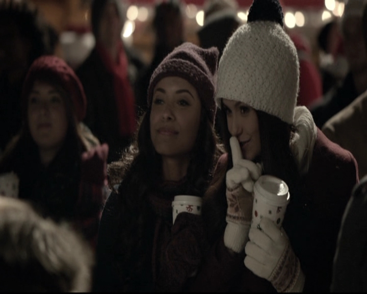 VampireDiariesWorld-dot-nl_6x10ChristmasThroughYourEyes1606.jpg