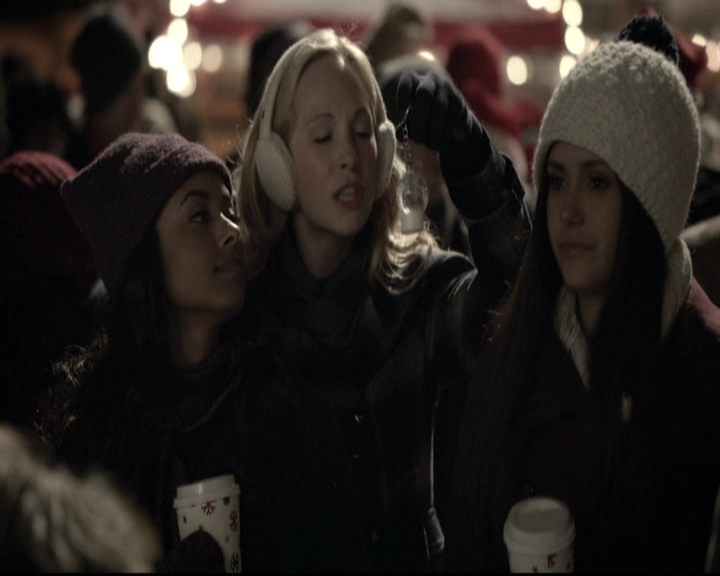 VampireDiariesWorld-dot-nl_6x10ChristmasThroughYourEyes1619.jpg