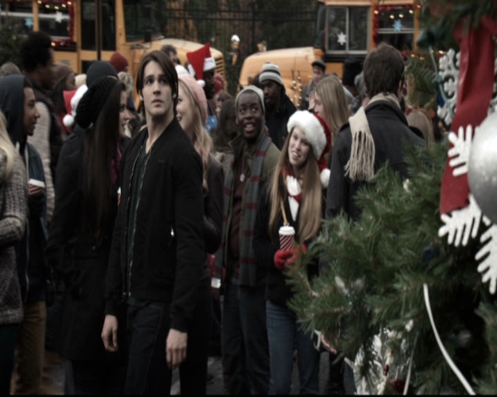 VampireDiariesWorld-dot-nl_6x10ChristmasThroughYourEyes1696.jpg