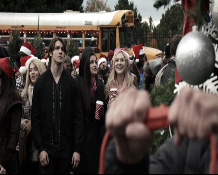 VampireDiariesWorld-dot-nl_6x10ChristmasThroughYourEyes1698.jpg