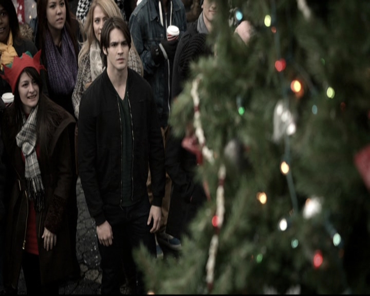 VampireDiariesWorld-dot-nl_6x10ChristmasThroughYourEyes1701.jpg