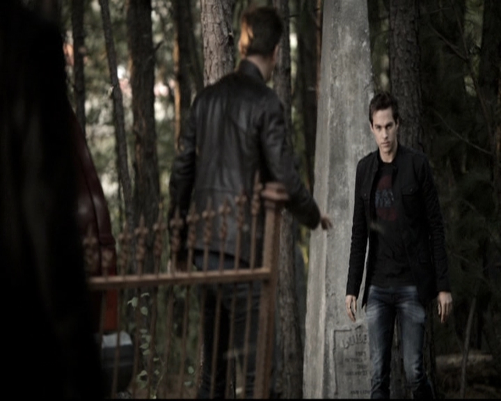 VampireDiariesWorld-dot-nl_6x10ChristmasThroughYourEyes1811.jpg