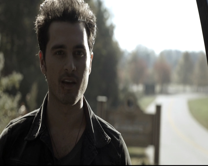 VampireDiariesWorld-dot-nl_6x10ChristmasThroughYourEyes1901.jpg