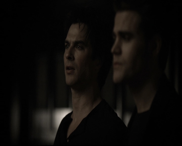 VampireDiariesWorld-dot-nl_6x10ChristmasThroughYourEyes2156.jpg