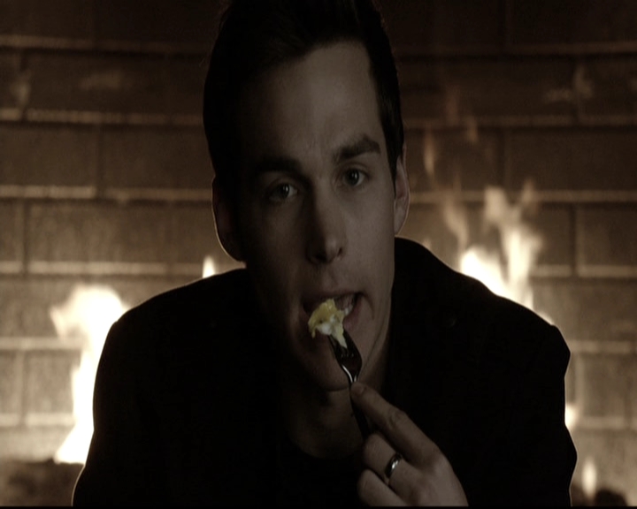 VampireDiariesWorld-dot-nl_6x11WokeUpWithAMonster0046.jpg