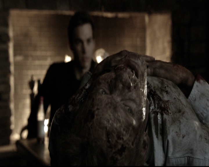 VampireDiariesWorld-dot-nl_6x11WokeUpWithAMonster0132.jpg