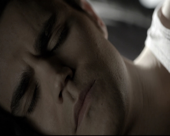 VampireDiariesWorld-dot-nl_6x11WokeUpWithAMonster0147.jpg