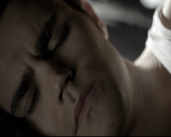 VampireDiariesWorld-dot-nl_6x11WokeUpWithAMonster0148.jpg