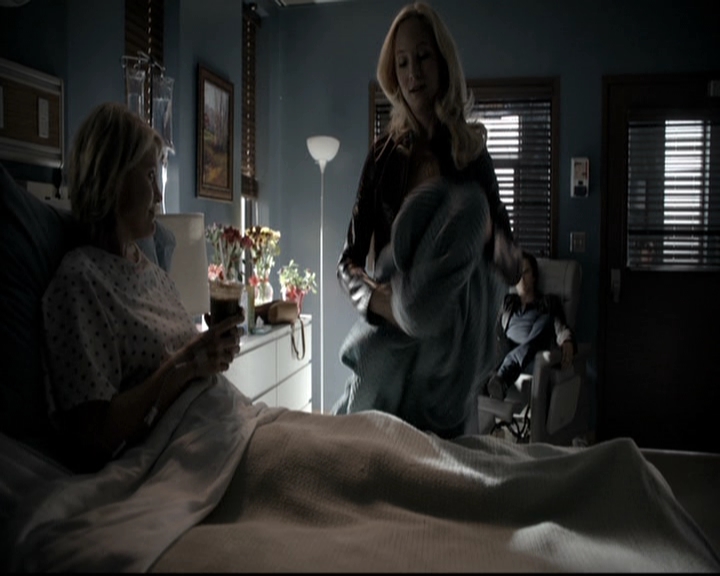 VampireDiariesWorld-dot-nl_6x11WokeUpWithAMonster0307.jpg