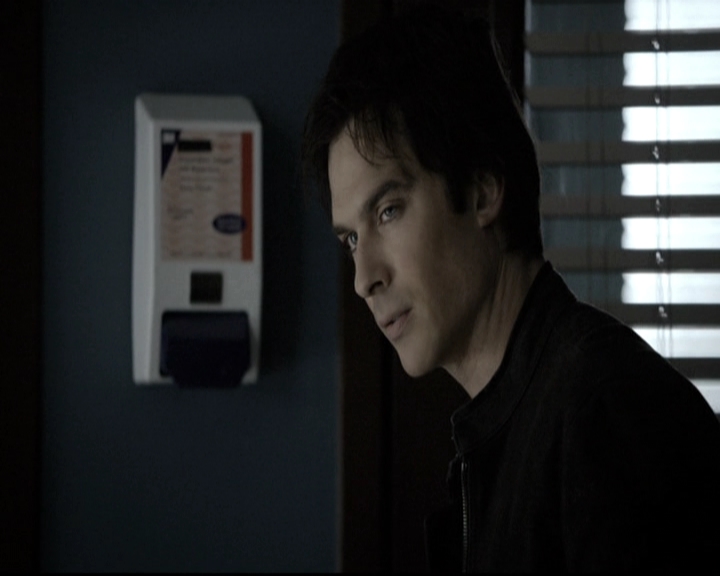 VampireDiariesWorld-dot-nl_6x11WokeUpWithAMonster0366.jpg