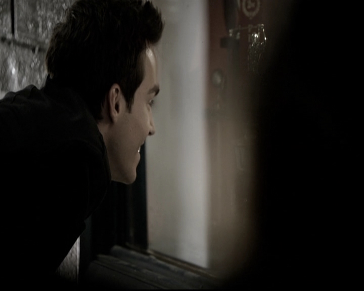 VampireDiariesWorld-dot-nl_6x11WokeUpWithAMonster0553.jpg