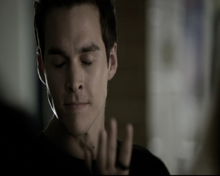 VampireDiariesWorld-dot-nl_6x11WokeUpWithAMonster0596.jpg