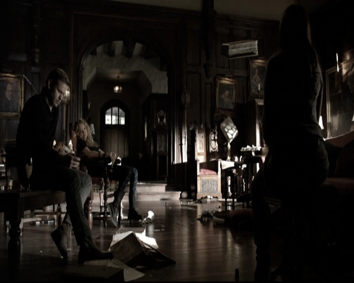 VampireDiariesWorld-dot-nl_6x11WokeUpWithAMonster0643.jpg