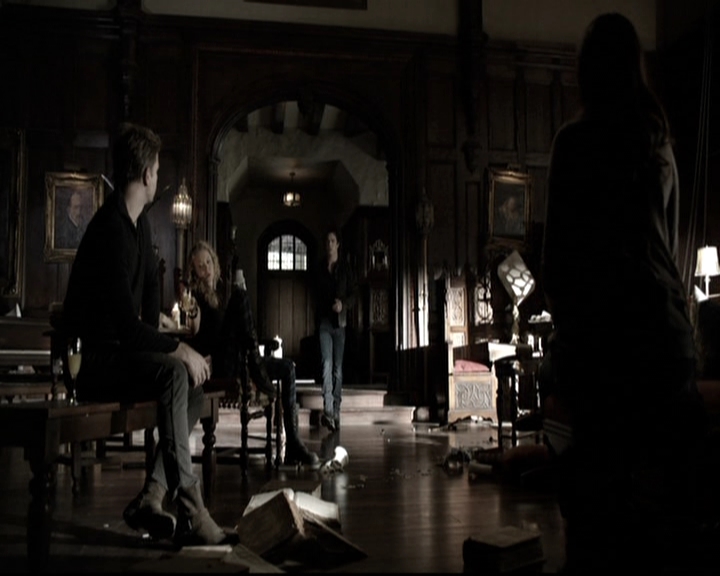 VampireDiariesWorld-dot-nl_6x11WokeUpWithAMonster0651.jpg